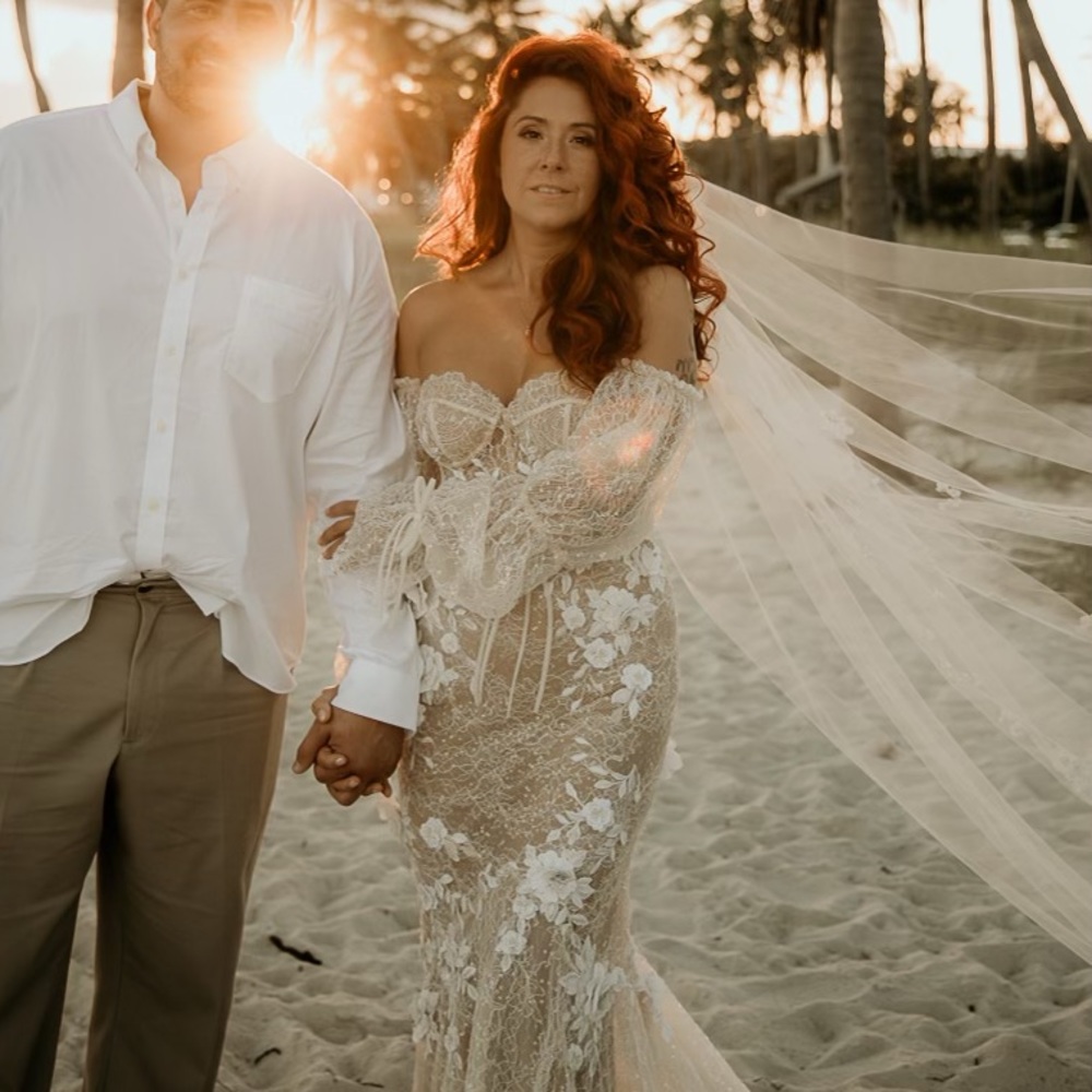 Wedding dress AVAILABLE free vail